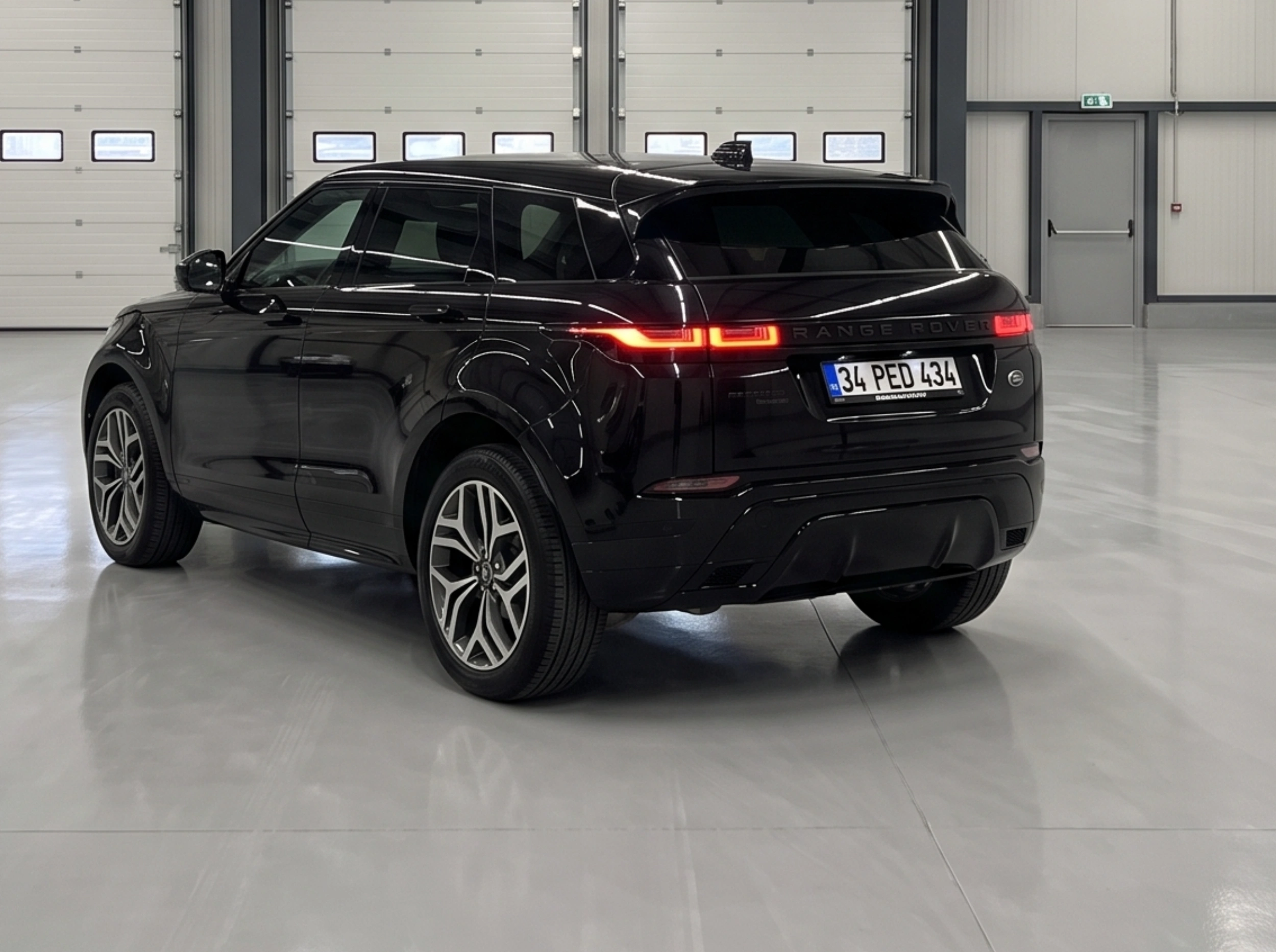 Satılık 2025 LAND ROVER Range Rover Evoque 1.5 Dynamic SE SUV SUV - Yaşar Otomotiv İlan No 1032 - Görsel 1 Satılık 2025 LAND ROVER Range Rover Evoque 1.5 Dynamic SE SUV SUV - Yaşar Otomotiv İlan No 1032 - Görsel 1