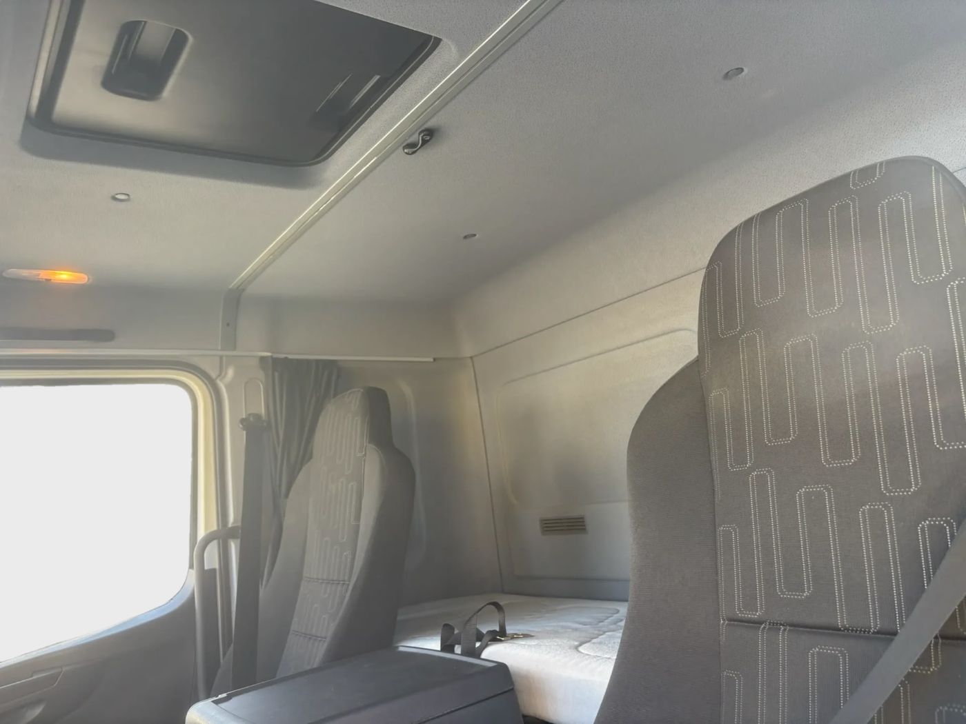 Satılık 2024 MERCEDES-BENZ ATEGO (KAMYON) ET KANCALI KASA - Görsel 9 - Yaşar Otomotiv